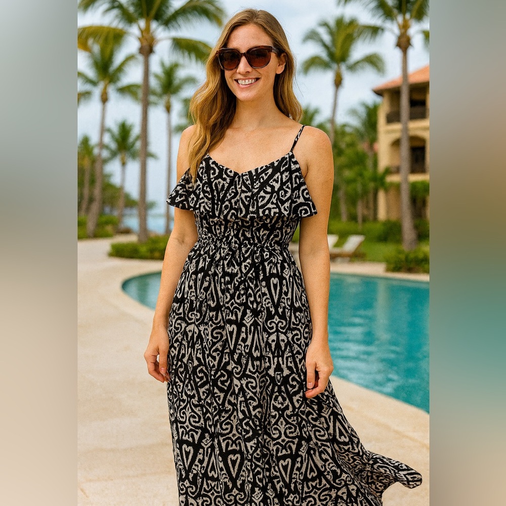 Soprano Maxi Dress‎ Womens Medium Ruffle Neck Black White Elastic Waist Slit